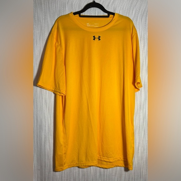 Under Armour Men's Yellow Short Sleeve Tee - Picture 1 of 4